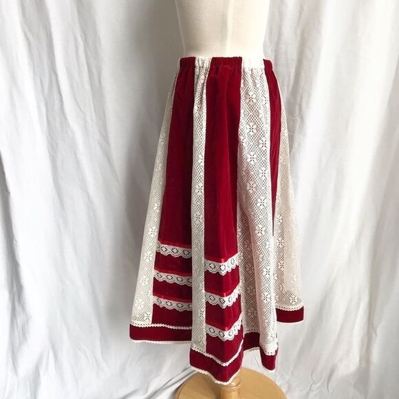 Vintage carefree fashions velvet/lace skirt size S - Picture 4 of 7